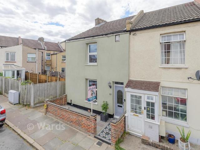 2 bedroom end of terrace house for sale