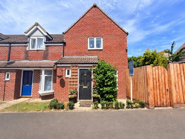 2 bedroom end of terrace house for sale