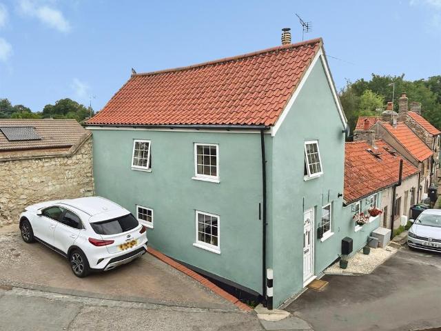 2 bedroom end of terrace house for sale