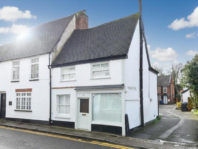 2 bedroom end of terrace house for sale
