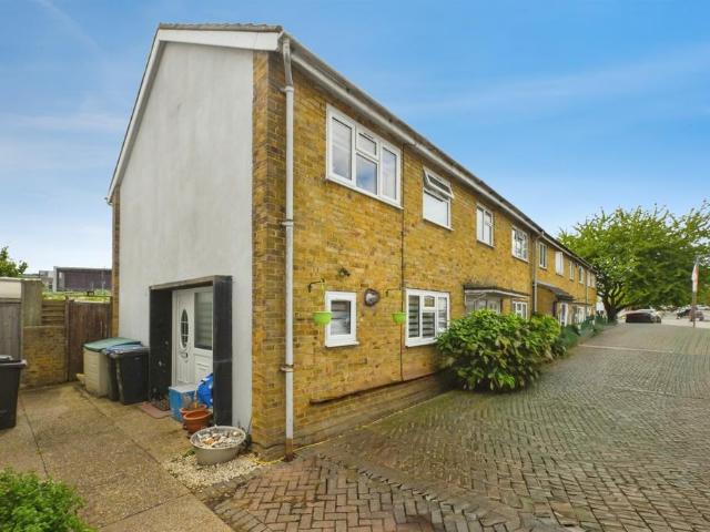 2 bedroom end of terrace house for sale