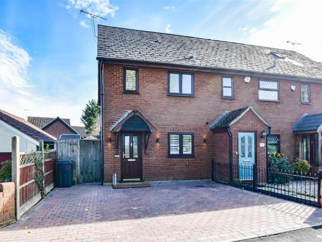 2 bedroom end of terrace house for sale