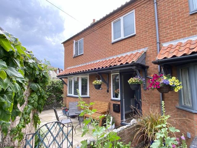 2 bedroom end of terrace house for sale