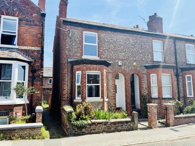 2 bedroom end of terrace house for sale