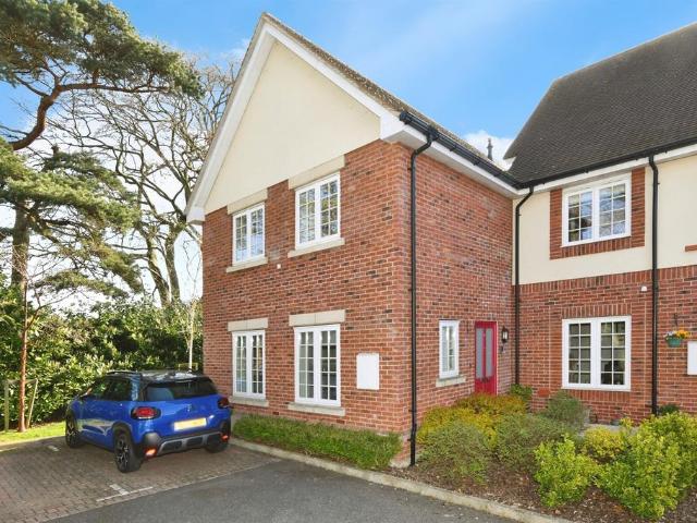 2 bedroom end of terrace house for sale