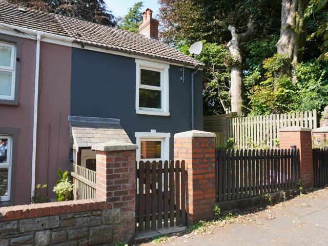 2 bedroom end of terrace house for sale