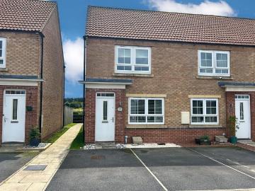 2 bedroom end of terrace house for sale