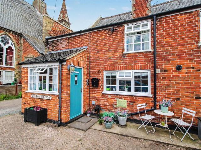 2 bedroom end of terrace house for sale