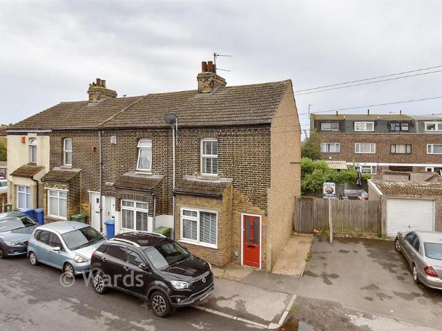 2 bedroom end of terrace house for sale