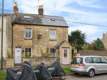 2 bedroom end of terrace house for sale