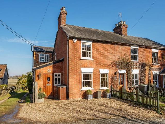 2 bedroom end of terrace house for sale