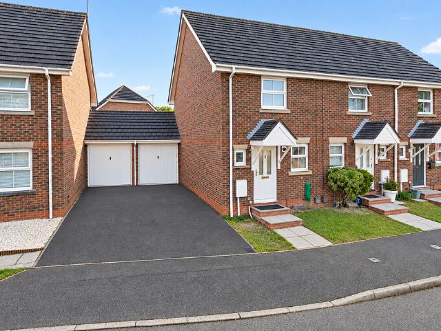 2 bedroom end of terrace house for sale
