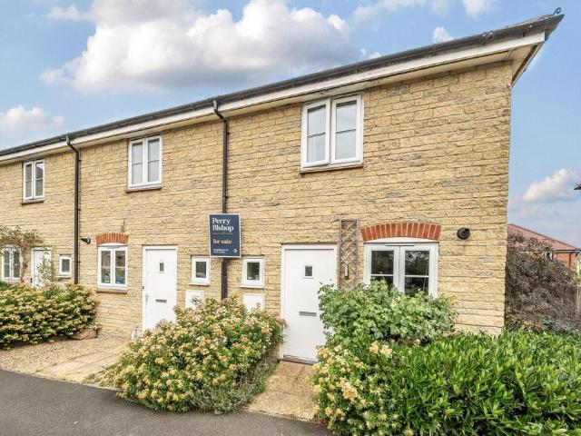 2 bedroom end of terrace house for sale