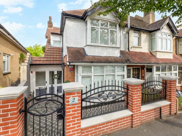 2 bedroom end of terrace house for sale