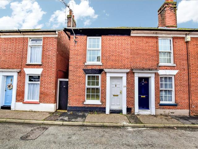 2 bedroom end of terrace house for sale