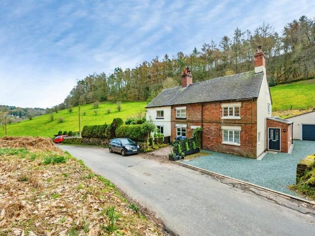 2 bedroom end of terrace house for sale