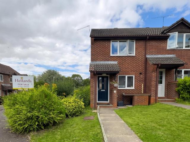 2 bedroom end of terrace house for sale