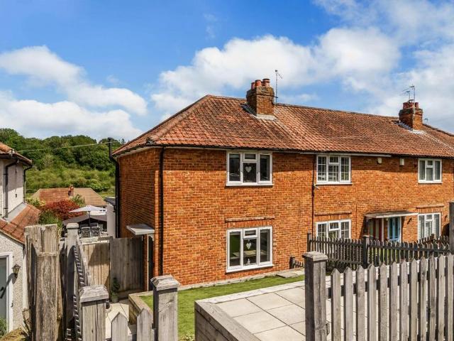 2 bedroom end of terrace house for sale