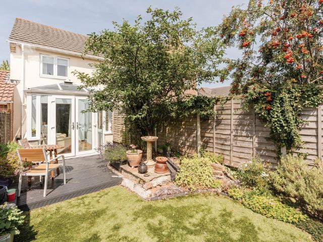 2 bedroom end of terrace house for sale