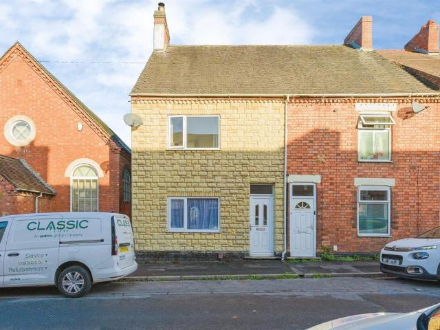 2 bedroom end of terrace house for sale