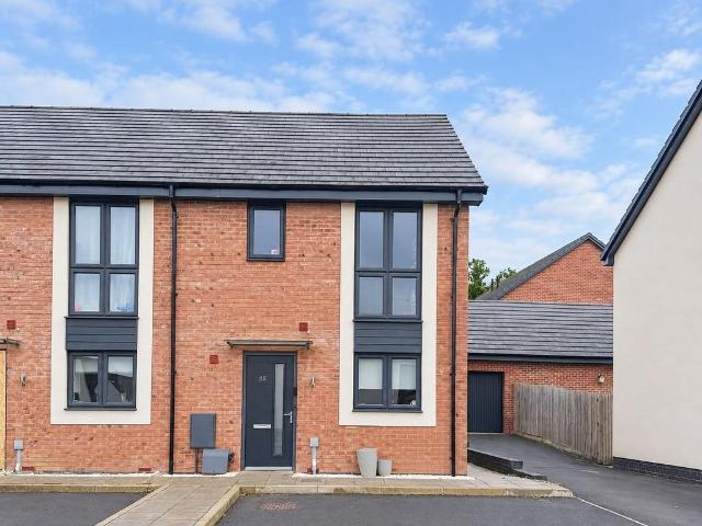 2 bedroom end of terrace house for sale