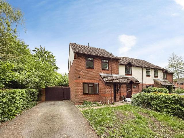 2 bedroom end of terrace house for sale