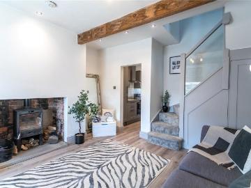 2 bedroom end of terrace house for sale