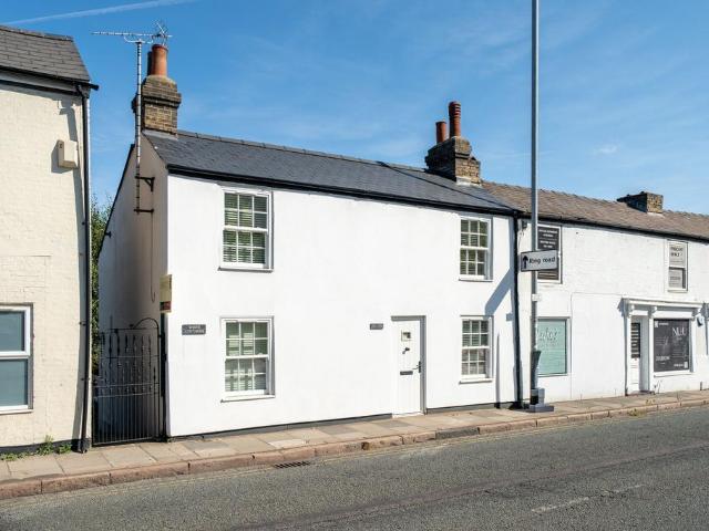 2 bedroom end of terrace house for sale