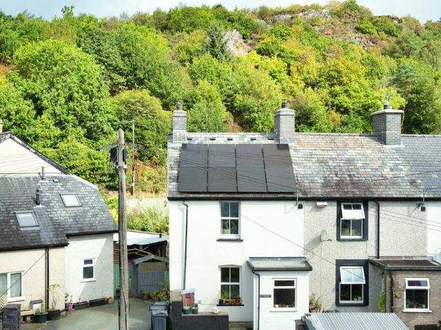 2 bedroom end of terrace house for sale