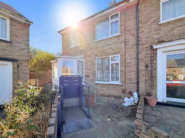 2 bedroom end of terrace house for sale