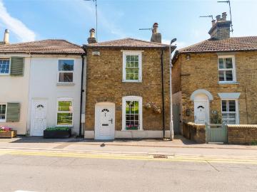 2 bedroom end of terrace house for sale