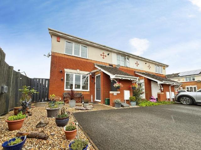 2 bedroom end of terrace house for sale