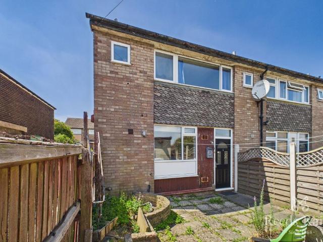 2 bedroom end of terrace house for sale