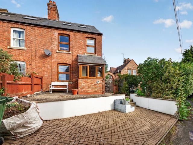 2 bedroom end of terrace house for sale