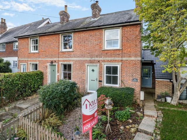 2 bedroom end of terrace house for sale