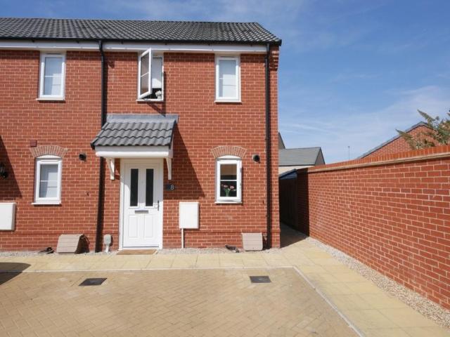 2 bedroom end of terrace house for sale