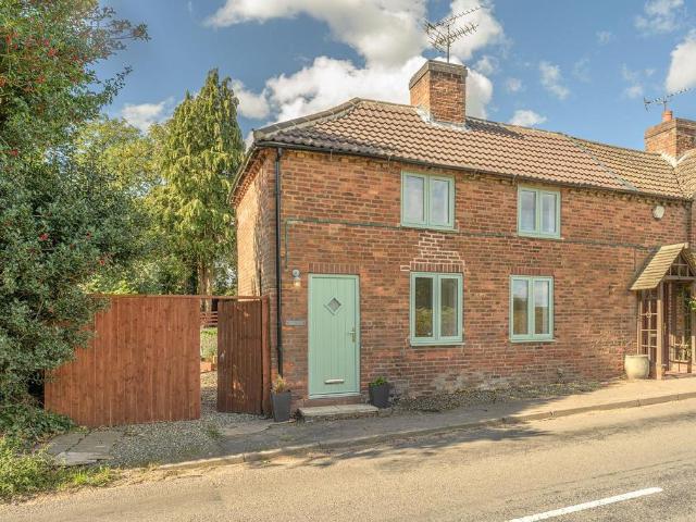 2 bedroom end of terrace house for sale