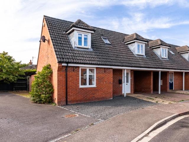 2 bedroom end of terrace house for sale