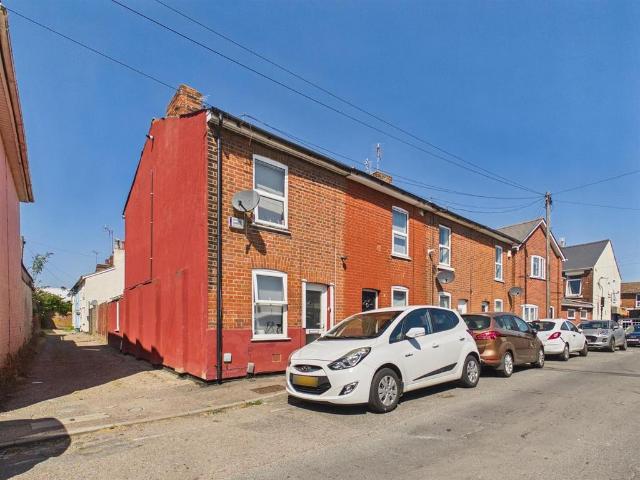 2 bedroom end of terrace house for sale