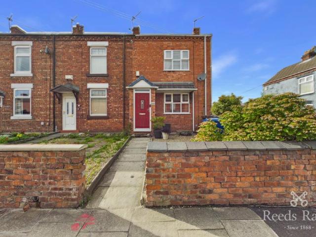 2 bedroom end of terrace house for sale