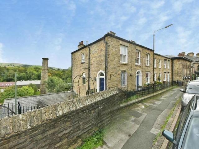 2 bedroom end of terrace house for sale
