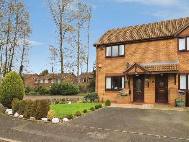 2 bedroom end of terrace house for sale