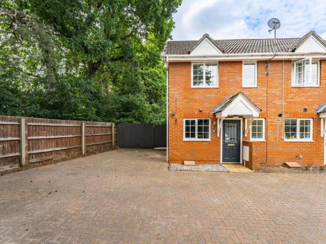 2 bedroom end of terrace house for sale