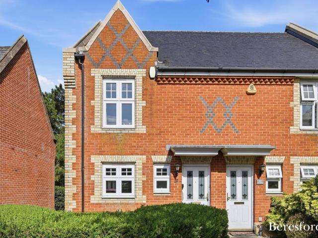 2 bedroom end of terrace house for sale