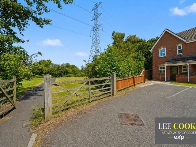 2 bedroom end of terrace house for sale