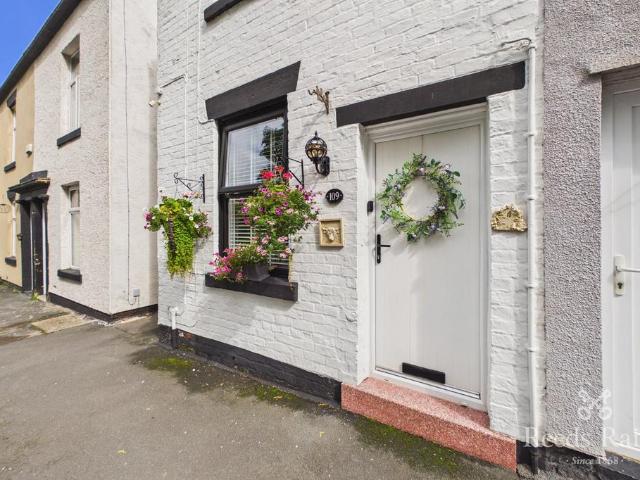 2 bedroom end of terrace house for sale