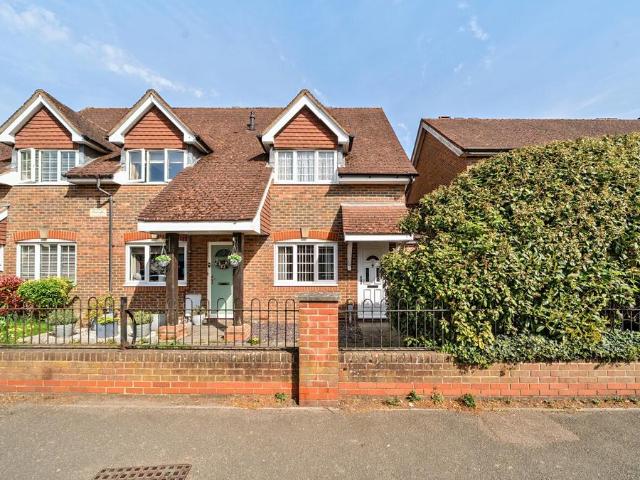2 bedroom end of terrace house for sale