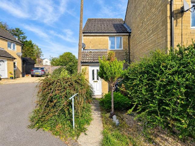 2 bedroom end of terrace house for sale