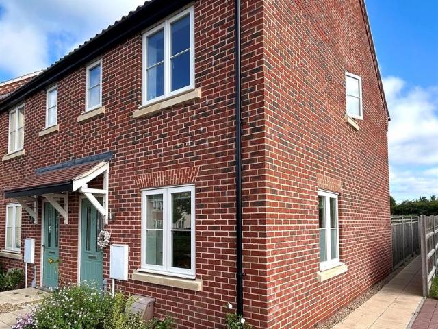 2 bedroom end of terrace house for sale