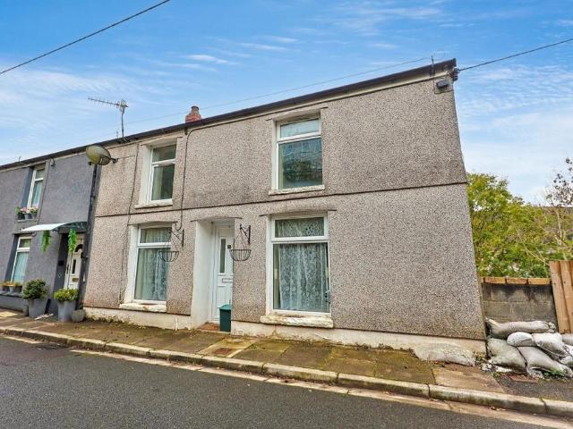 2 bedroom end of terrace house for sale